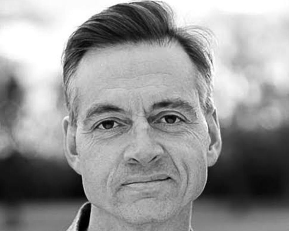 ROBERT WRIGHT
