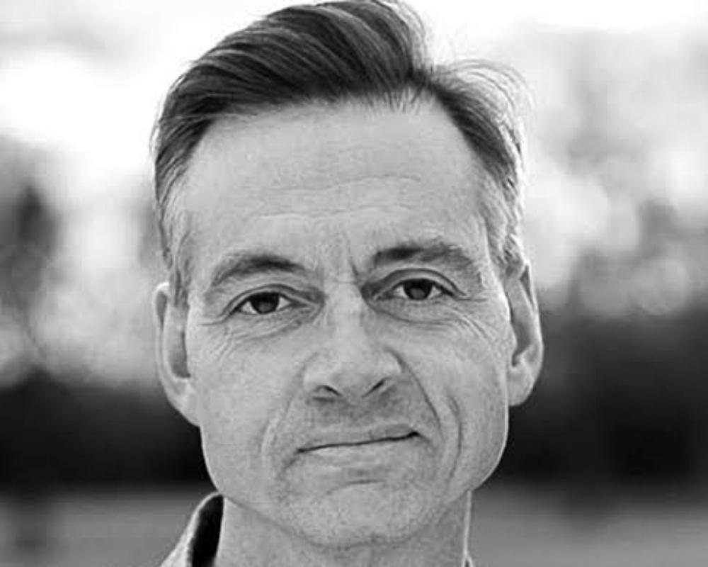 ROBERT WRIGHT