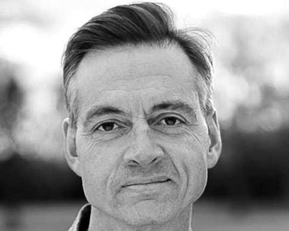 ROBERT WRIGHT