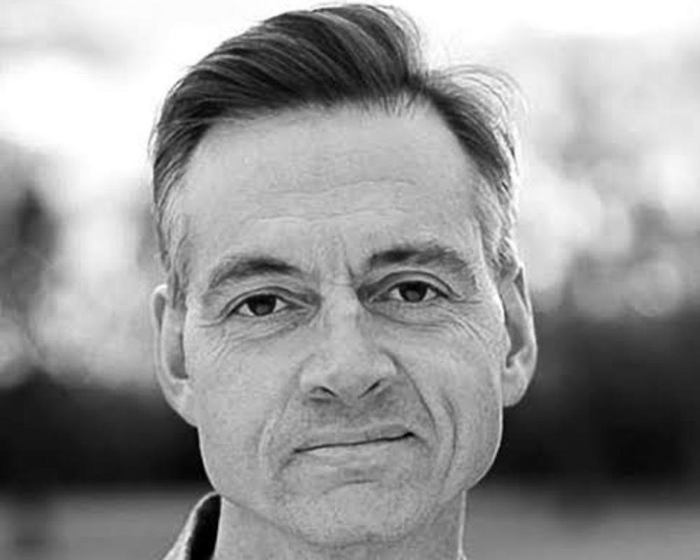 ROBERT WRIGHT